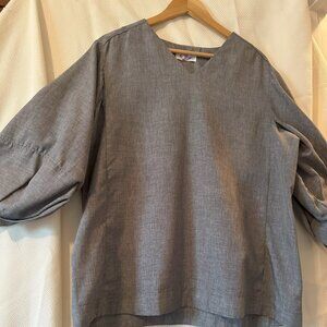 Casual, attractive, gray lightweight top XL